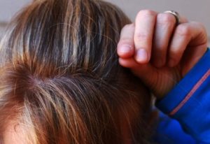 Causes of grey hair in twenties - KalingaTV