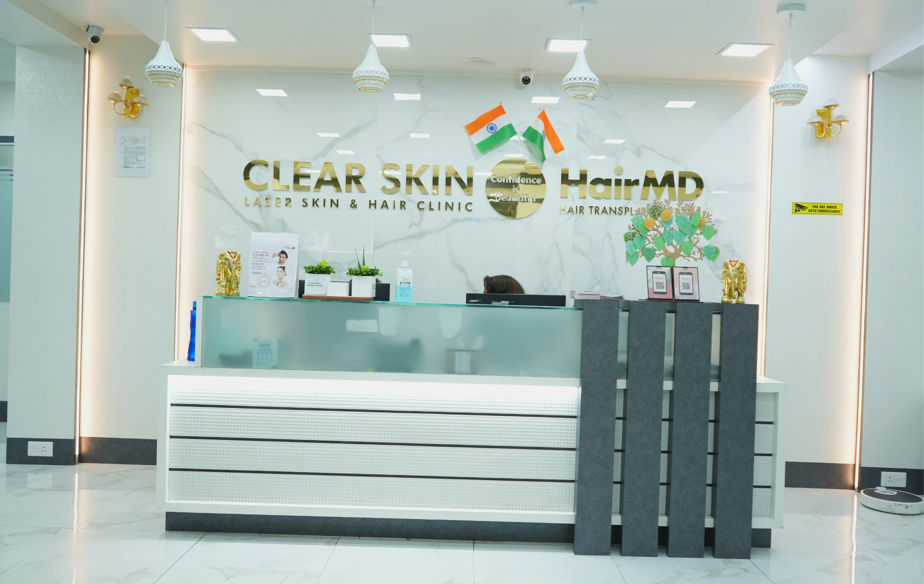 Prabhat road clinic reception area 1 hairmd Pune